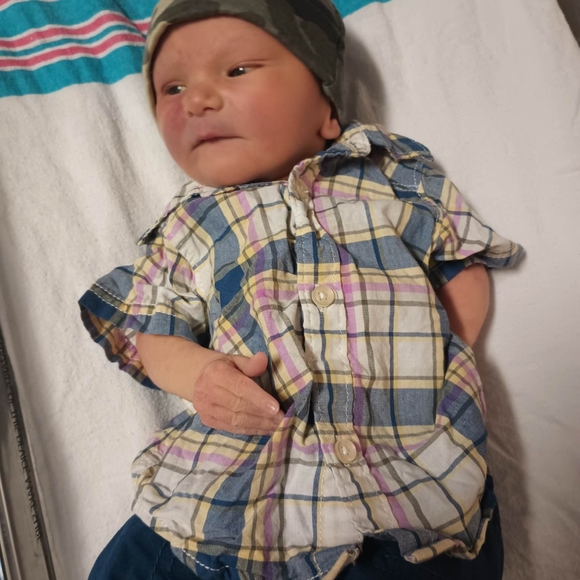 Posh Ambassador Christy - Picture 10 of 11